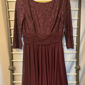 Chic Burgundy Lace Long Sleeve Dress